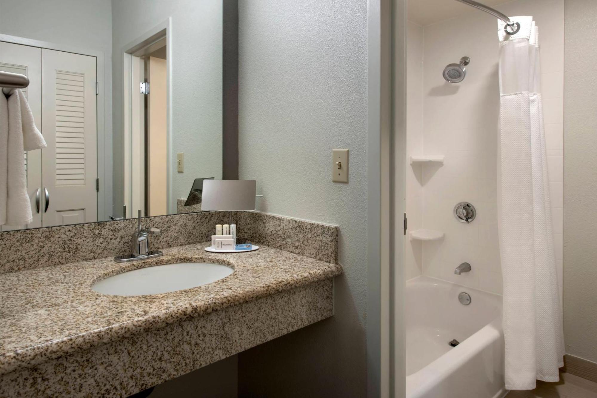 Courtyard By Marriott Boston Norwood/Canton Екстер'єр фото