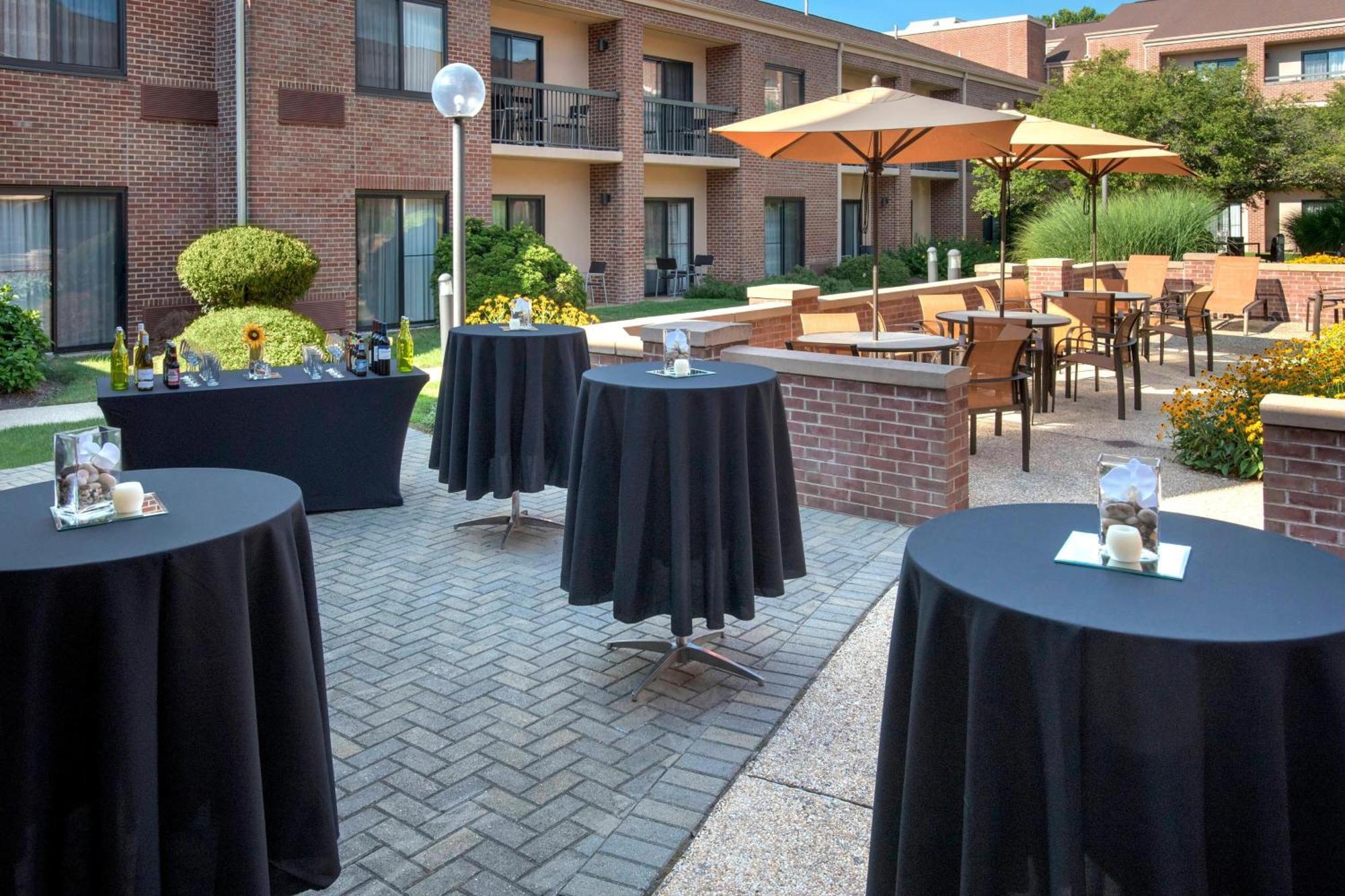 Courtyard By Marriott Boston Norwood/Canton Екстер'єр фото
